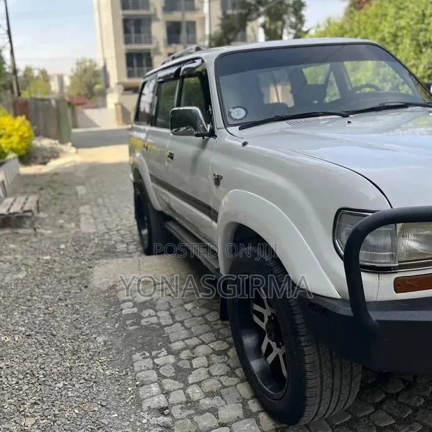 Toyota Land Cruiser 1993 White