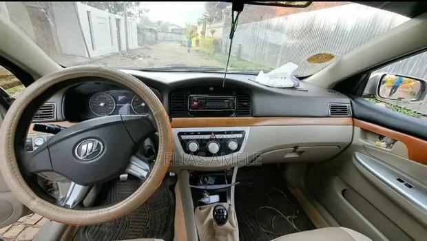 Lifan Abay 2012 Gold