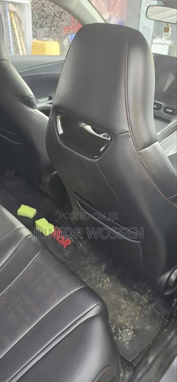 BYD E2 43 kWh 94 hp FWD 2024 Gray