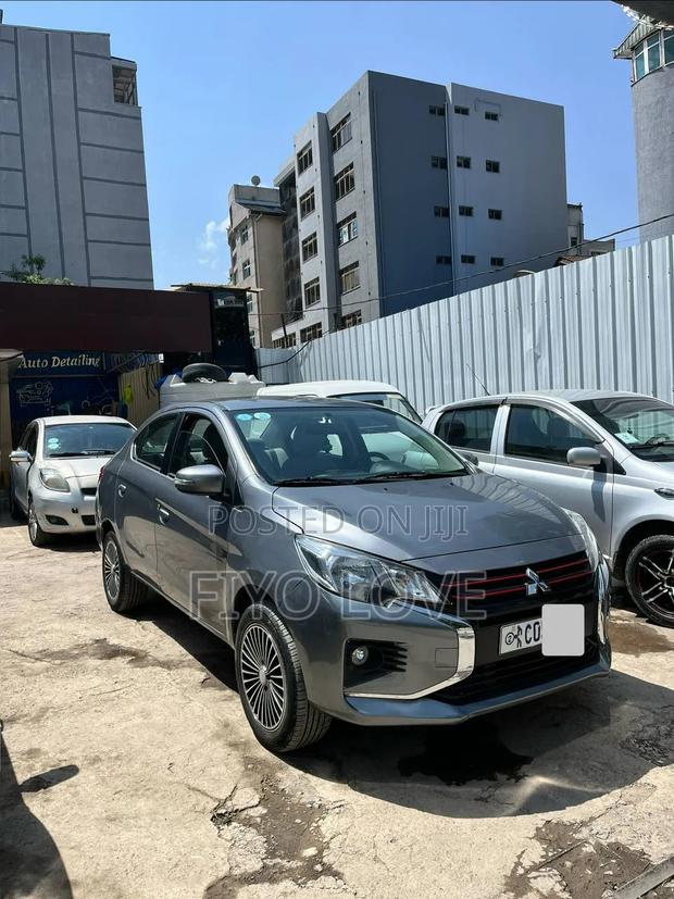Mitsubishi Attrage 2022 Gray