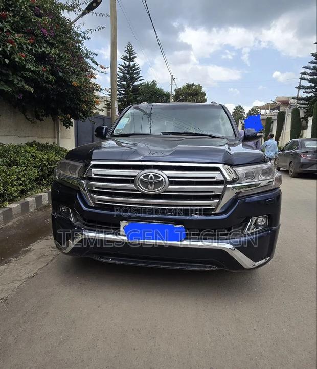 Toyota Land Cruiser 2017 Blue
