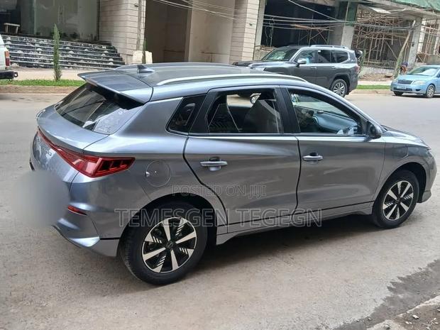 BYD E2 43 kWh 94 hp FWD 2024 Gray