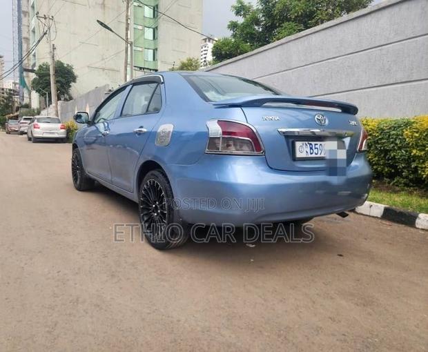 Toyota Yaris 2010 Blue