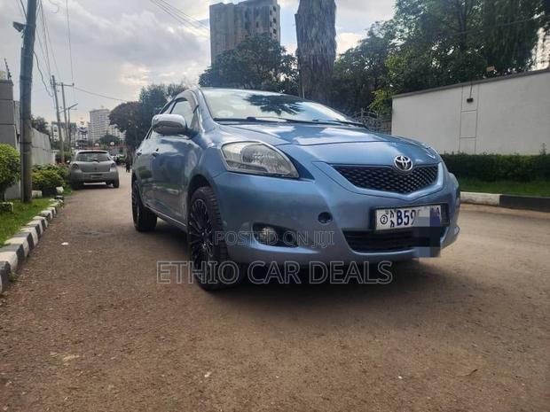 Toyota Yaris 2010 Blue