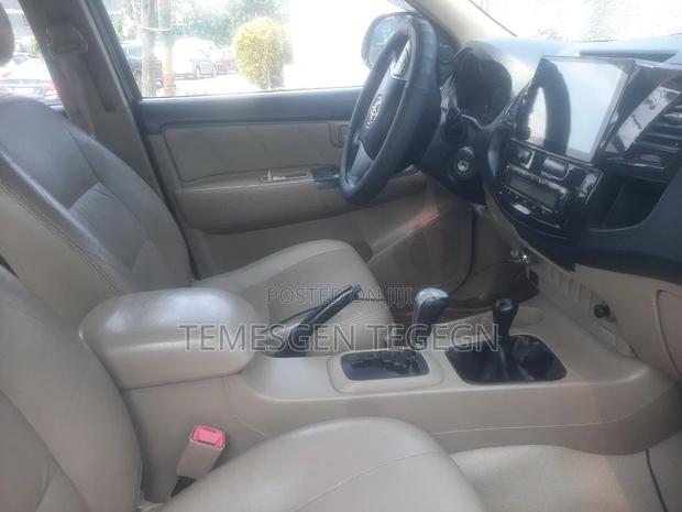 Toyota Hilux 2015 Gold