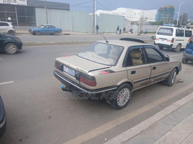 Toyota Corolla 1992 Beige