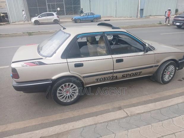 Toyota Corolla 1992 Beige