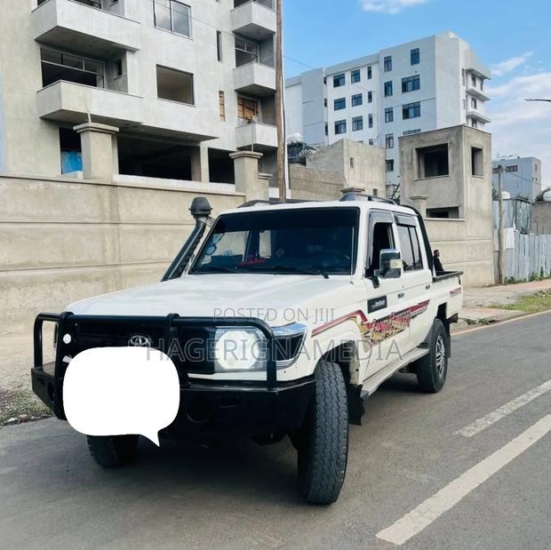 Toyota Mark II 2022 White