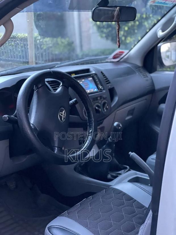 Toyota Hilux 2006 Silver