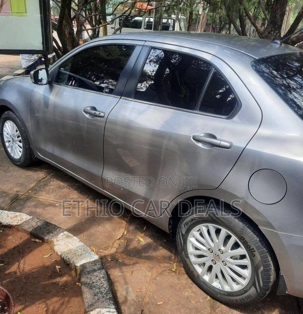 Suzuki Dzire 2022 Silver