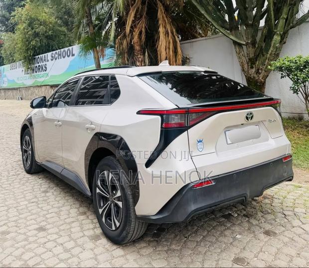Toyota bZ4X 2023 Gray