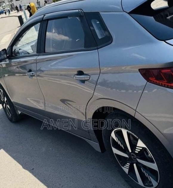 BYD E2 43 kWh 94 hp FWD 2025 Gray