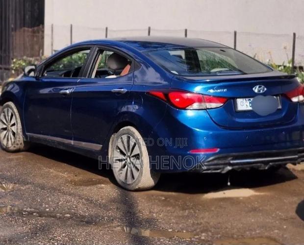 Hyundai Avante 2016 Blue