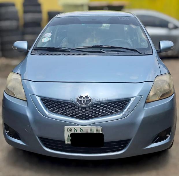 Toyota Yaris 2010 Blue
