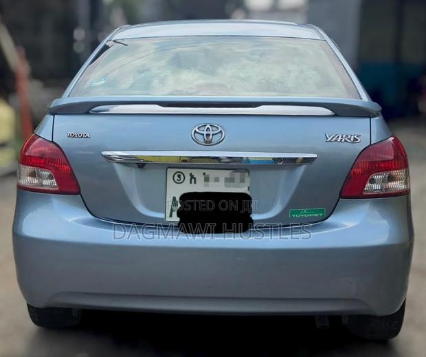Toyota Yaris 2010 Blue