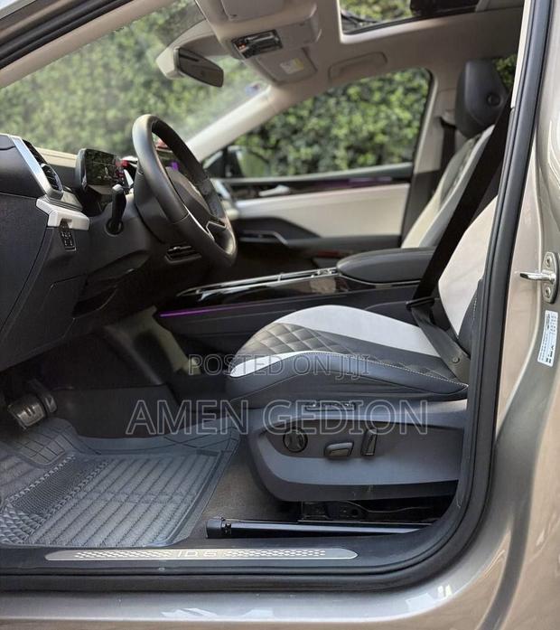 Volkswagen ID.6 2024