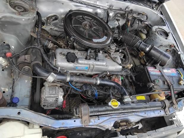 Toyota Corolla 1984 Silver