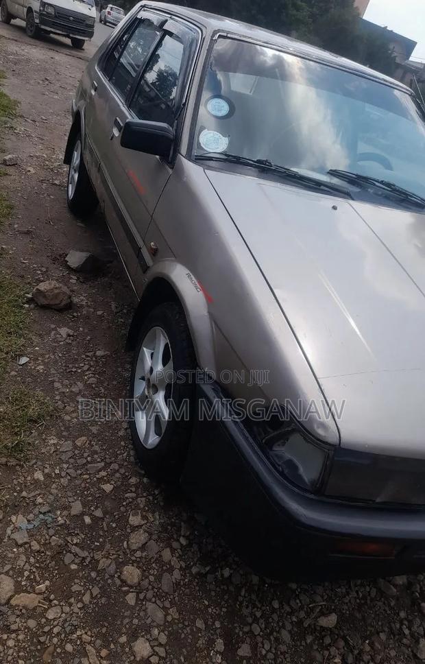 Toyota Corolla 1985 Gray