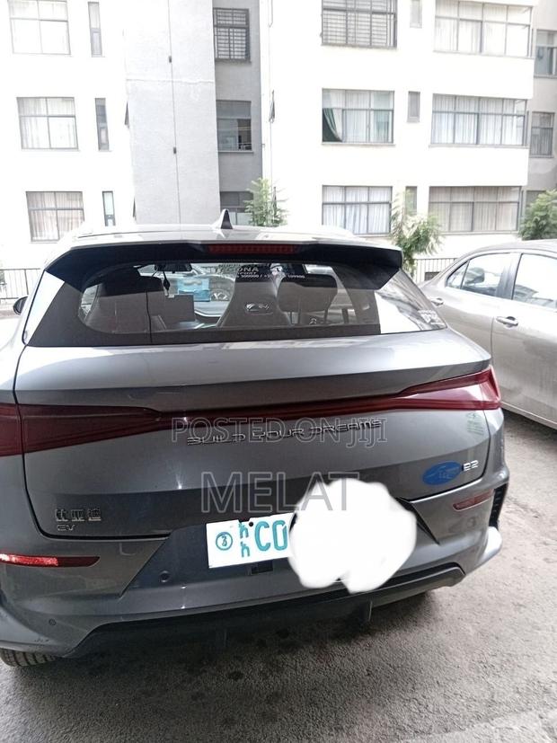 BYD E2 43 kWh 94 hp FWD 2025 Gray