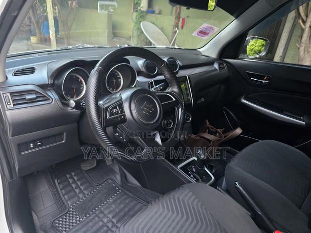 Suzuki Swift 2021 White