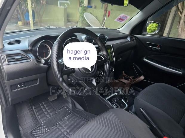 Suzuki Swift 2023 White