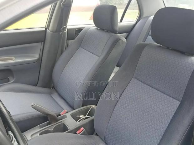 Mitsubishi Lancer 2000 Silver