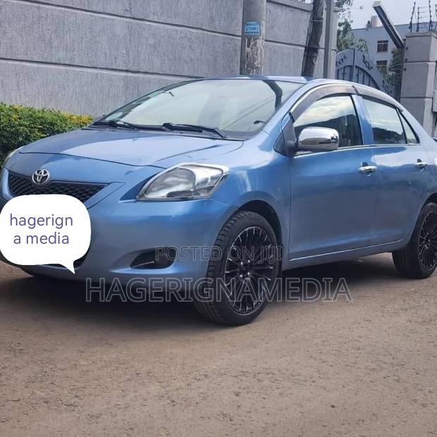 Toyota Yaris 2011 Blue