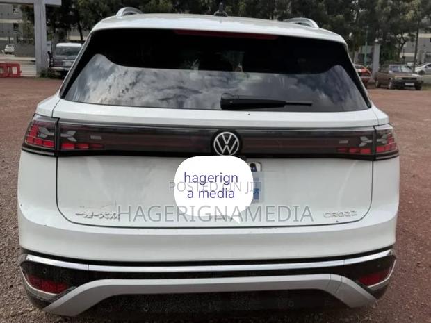 Volkswagen ID.6 2025 White