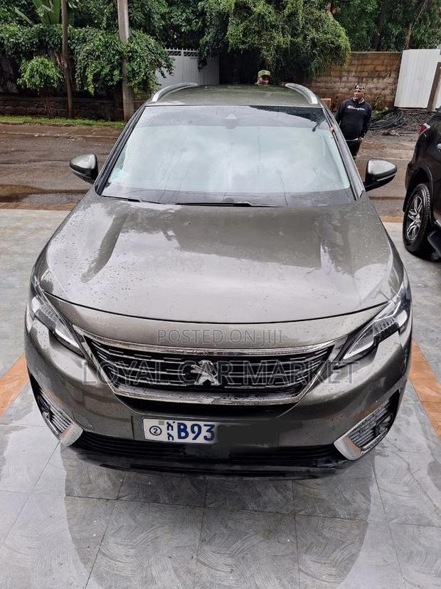 Peugeot 5008 2020 Gray