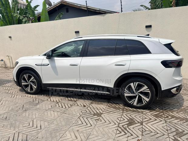 Volkswagen ID.6 2024 White