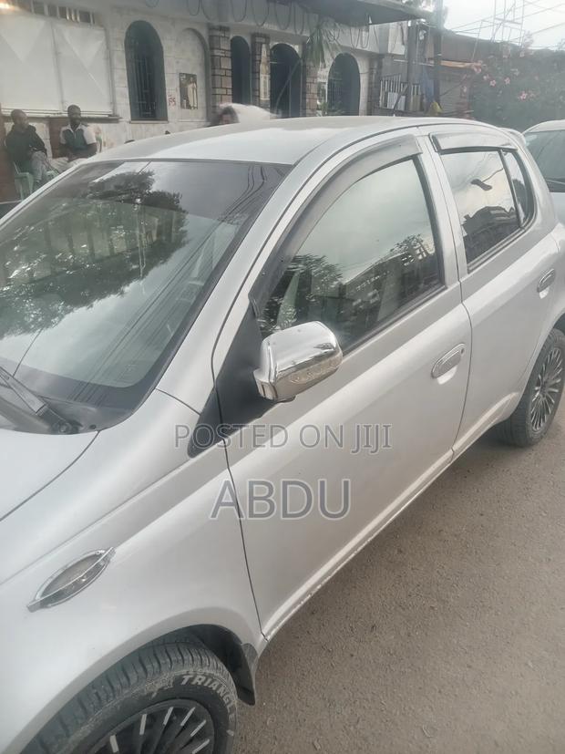 Toyota Vitz 1.0 FWD 3dr 2004 Gray