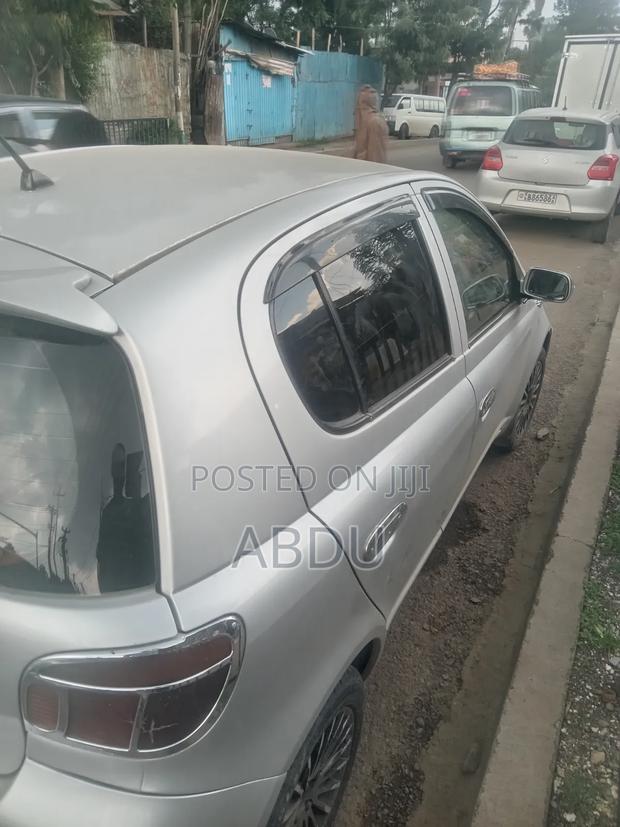 Toyota Vitz 1.0 FWD 3dr 2004 Gray