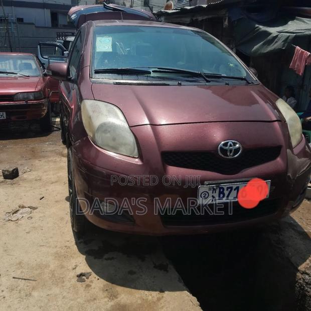Toyota Yaris 2010 Burgundy