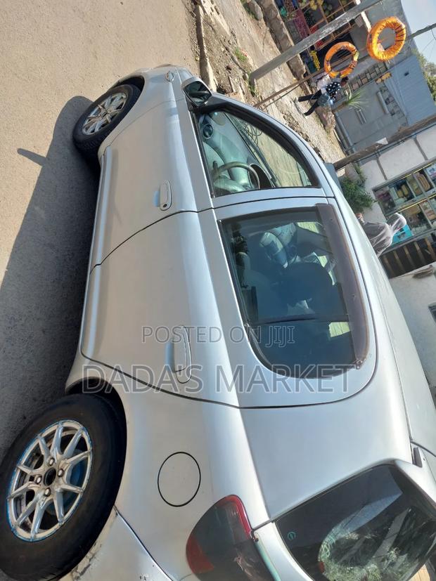 Toyota Vitz 2001 Silver