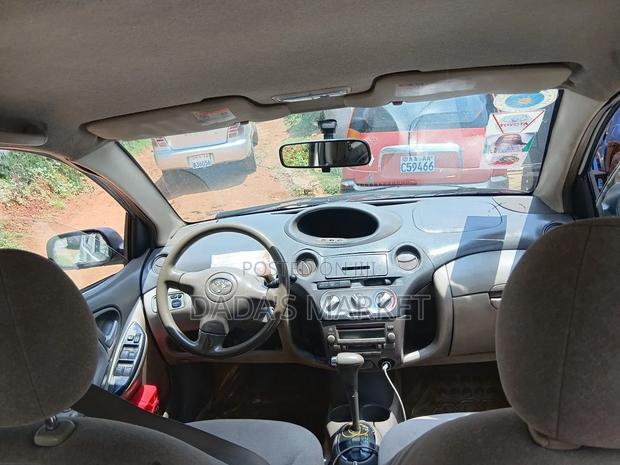 Toyota Platz 2005 White