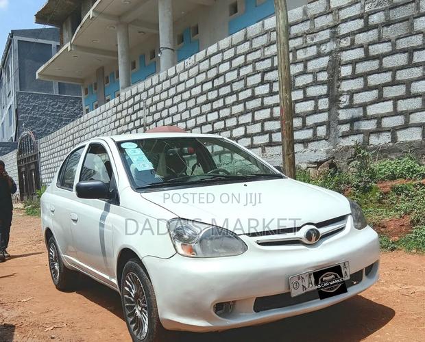 Toyota Platz 2005 White