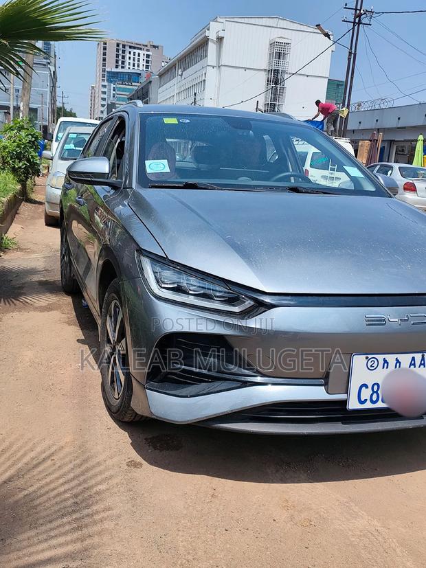 BYD E2 43 kWh 94 hp FWD 2025 Gray