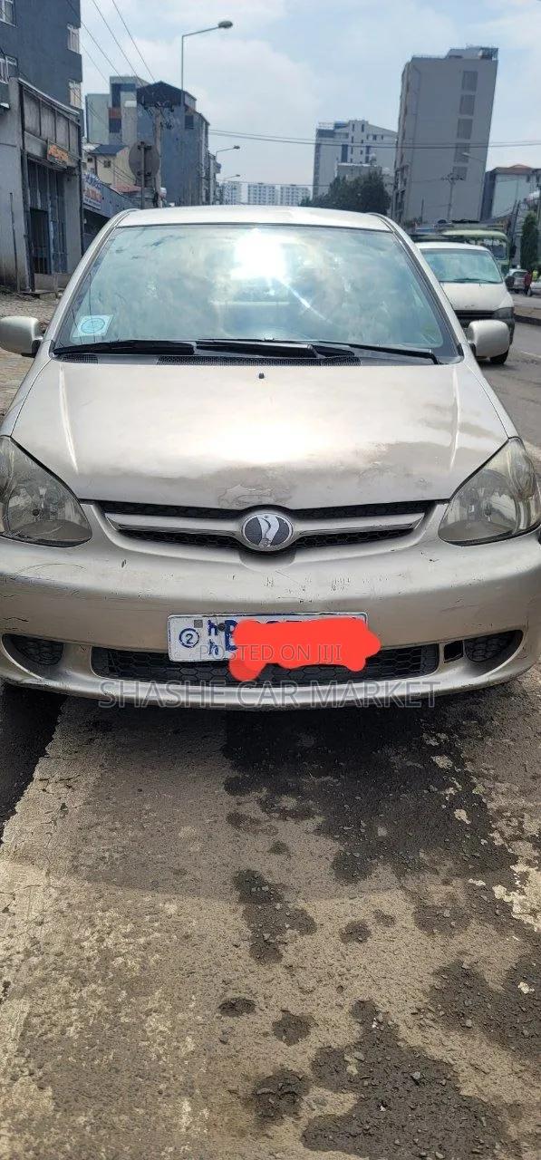 Toyota Platz 2005 Silver