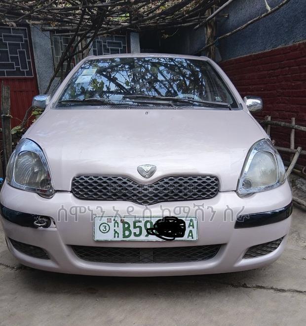 Toyota Vitz 1.0 FWD 5dr 2004 Pink