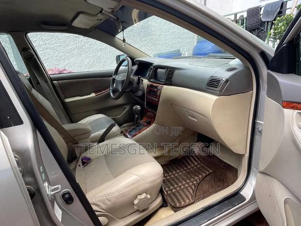 Toyota Corolla 2006 Gold