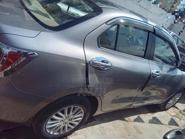 Suzuki Dzire 2022 Silver