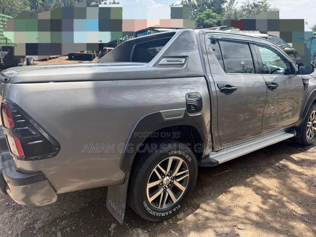 Toyota Hilux 2020 Beige