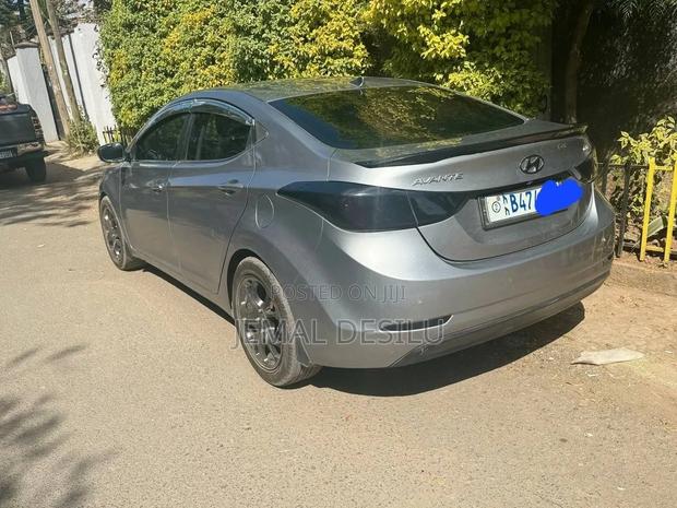 Hyundai Avante 2015 Silver