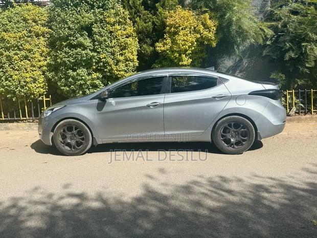 Hyundai Avante 2015 Silver