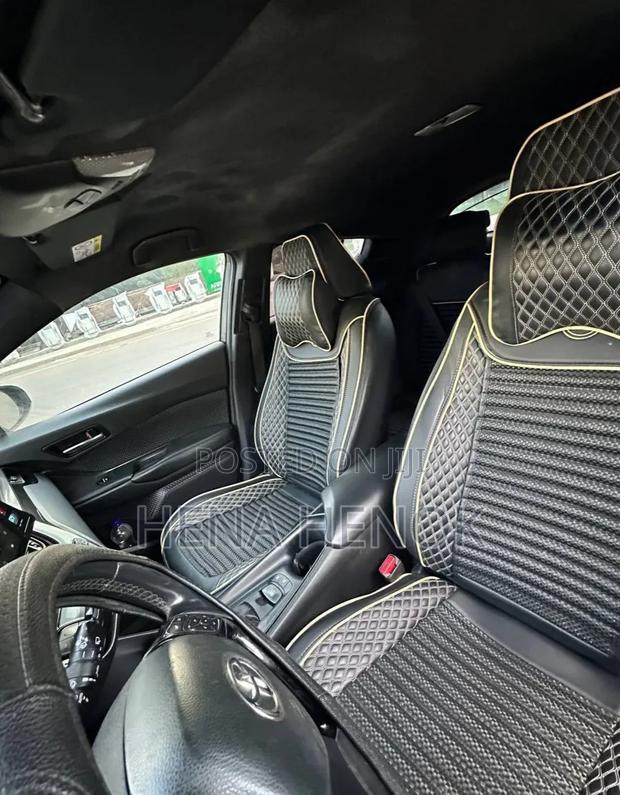 Toyota C-HR 2017 Gray