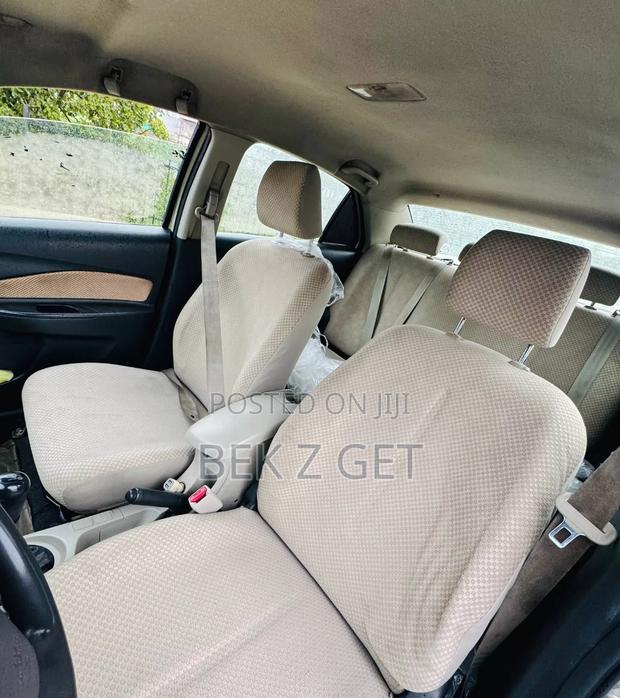 Toyota Yaris 2006 Gold