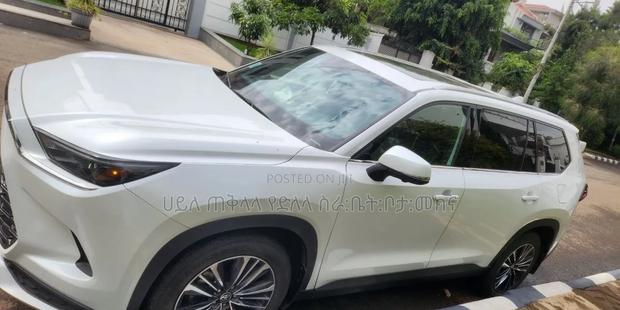 Toyota Grand Highlander Hybrid 2025 Ivory