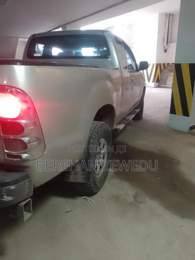 Toyota Hilux 2006 Silver
