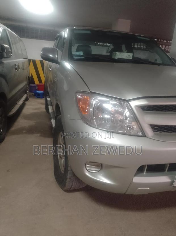 Toyota Hilux 2006 Silver