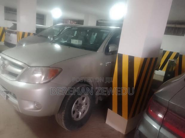 Toyota Hilux 2006 Silver